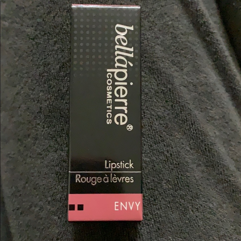 Bellapierre mineral lipstick shade envy - Picture 4 of 5